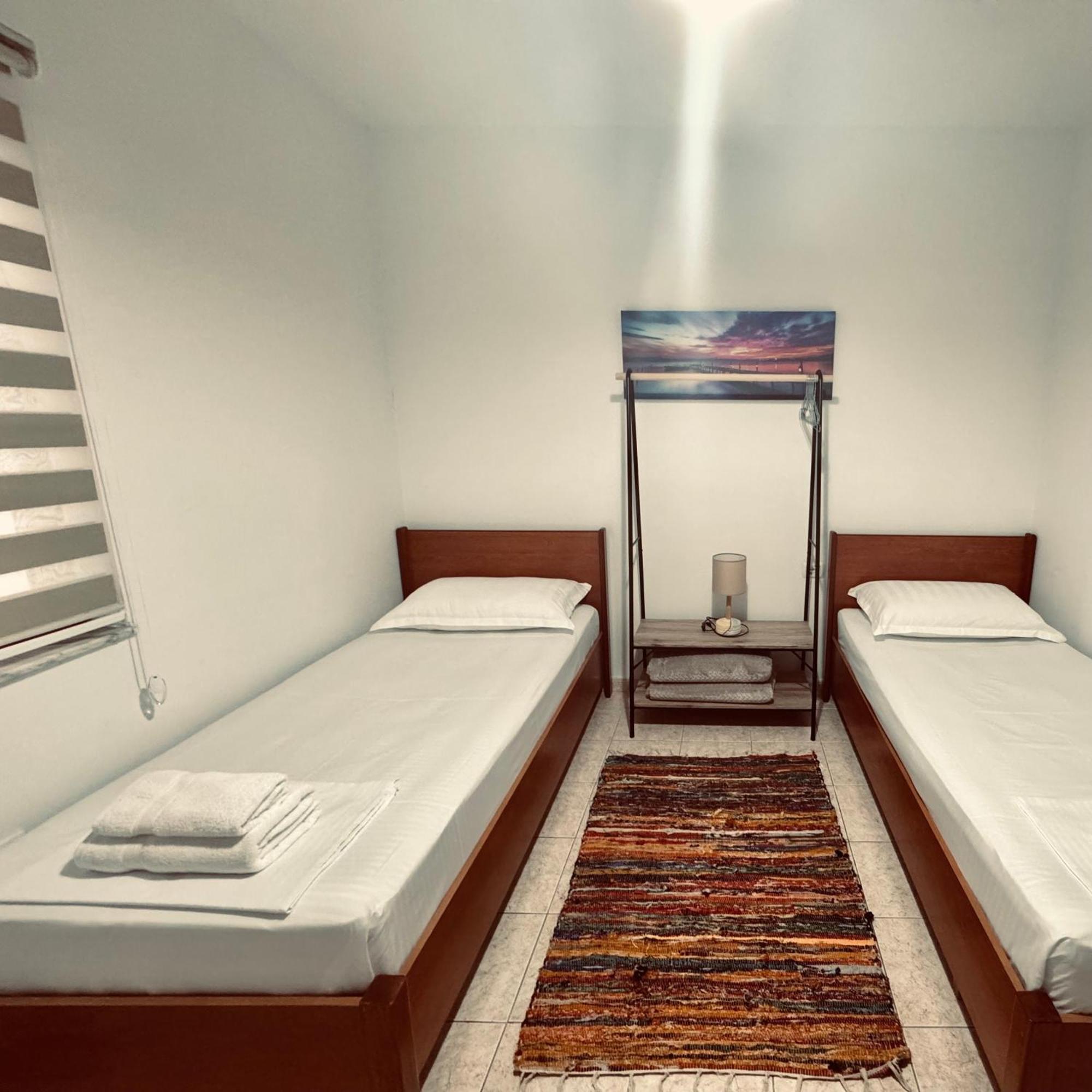Hi5 Rooms Tirana Buitenkant foto